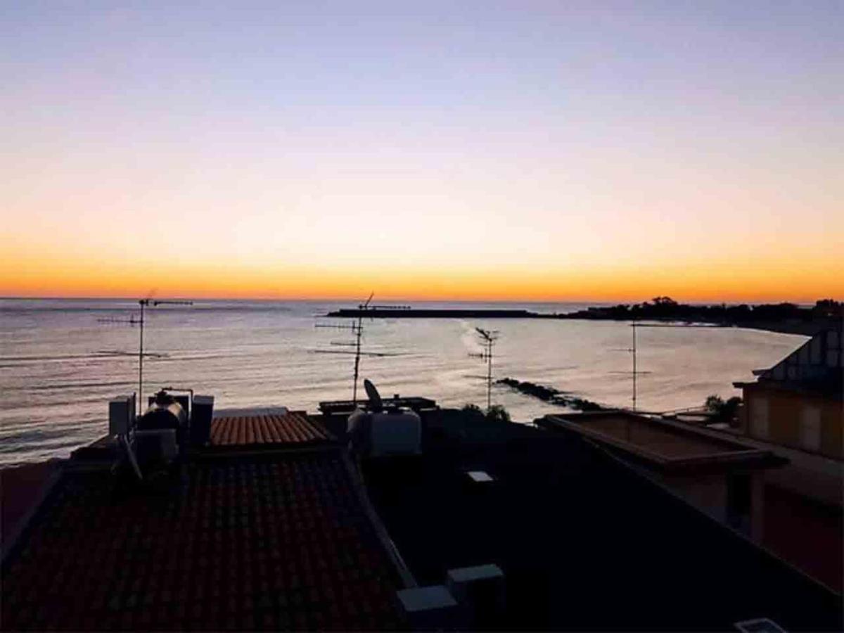 Naxos 101 Apartment A Due Passi Dal Mare Giardini Naxos Eksteriør bilde